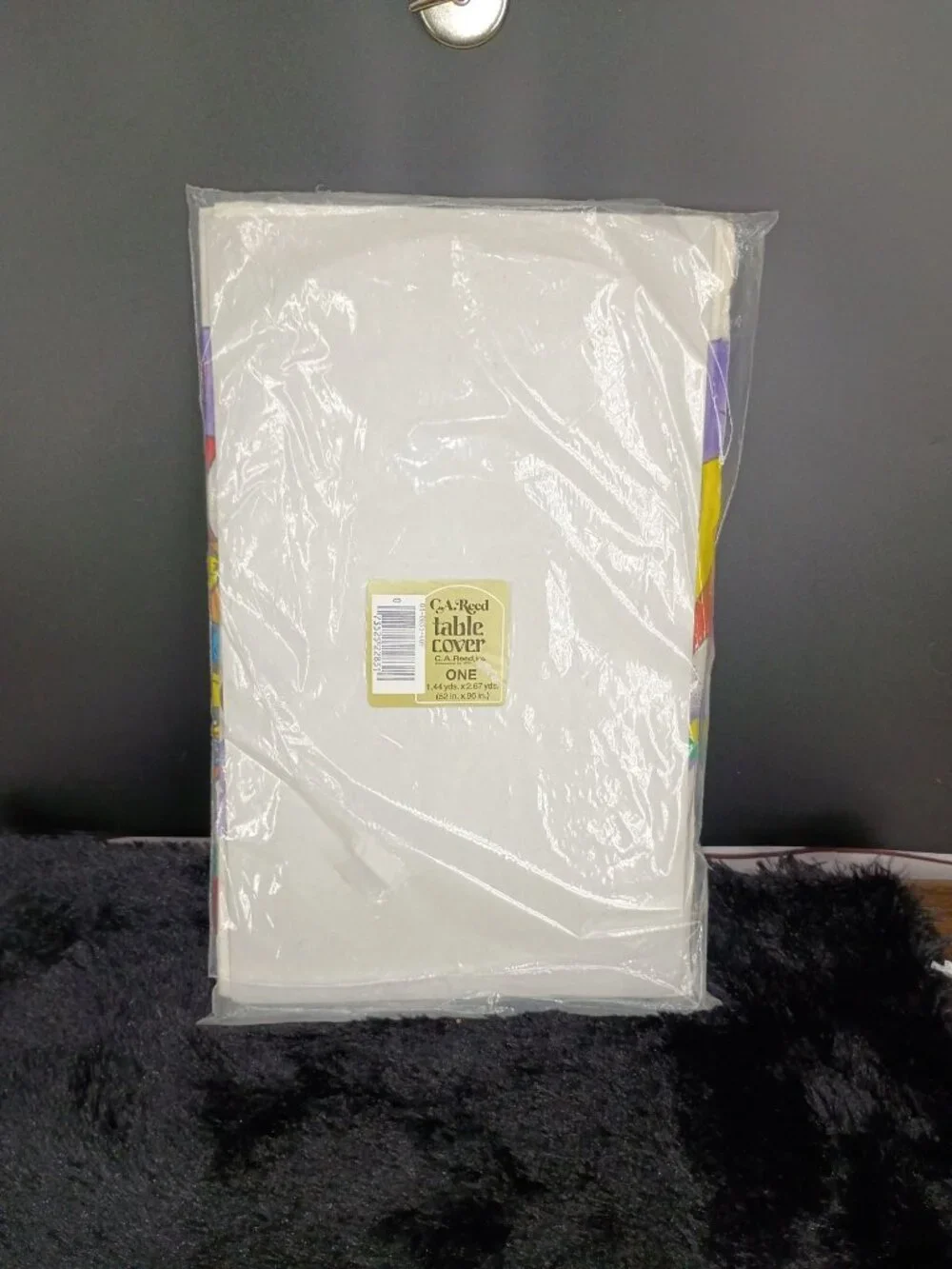 Lisa Frank Rainbow Hearts‎ Table Cover 52